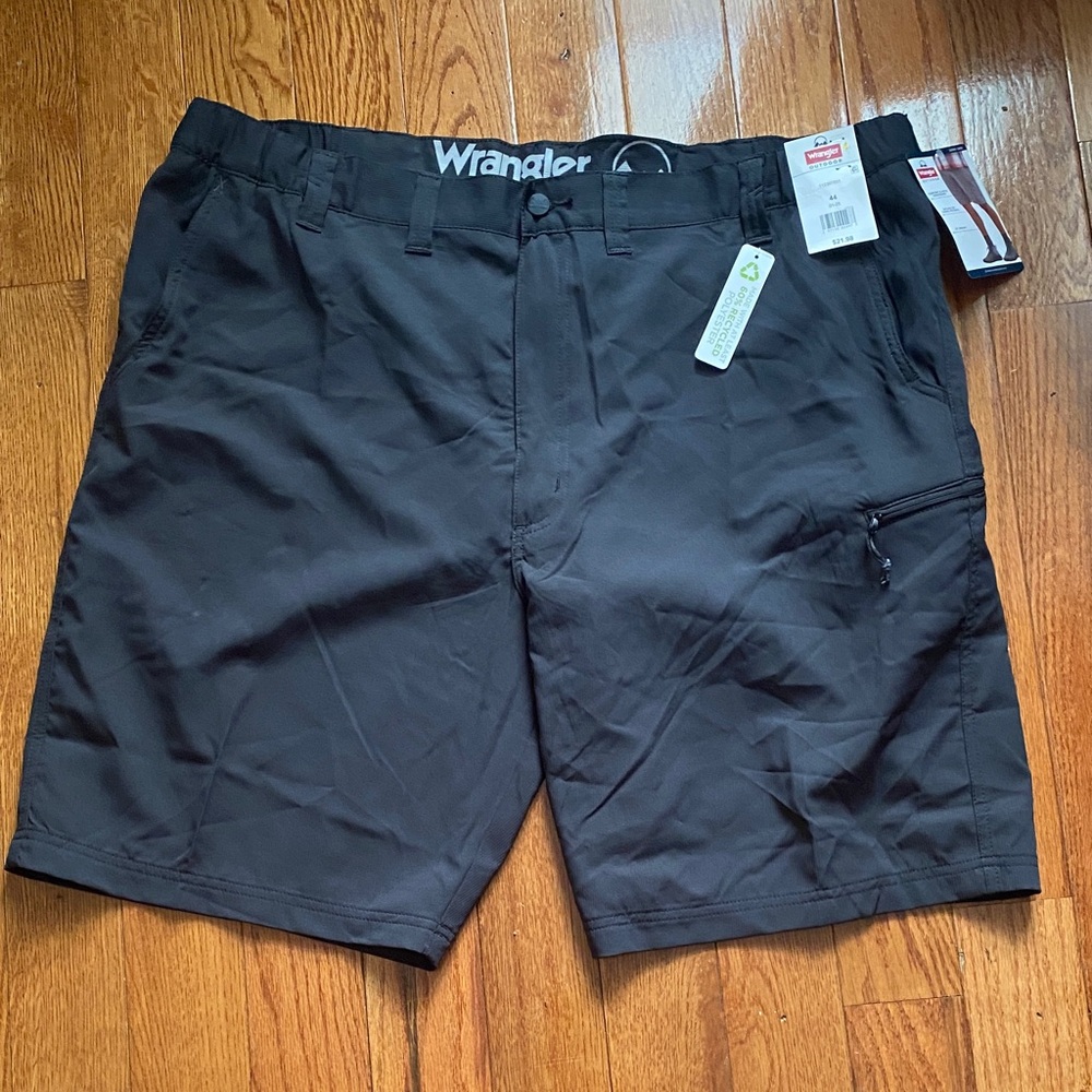 Wrangler Men's Dark Gray Cargo Shorts